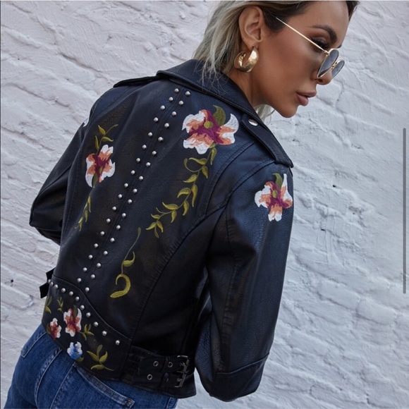 Black embroidered floral stud leather jack… - Picture 6 of 8